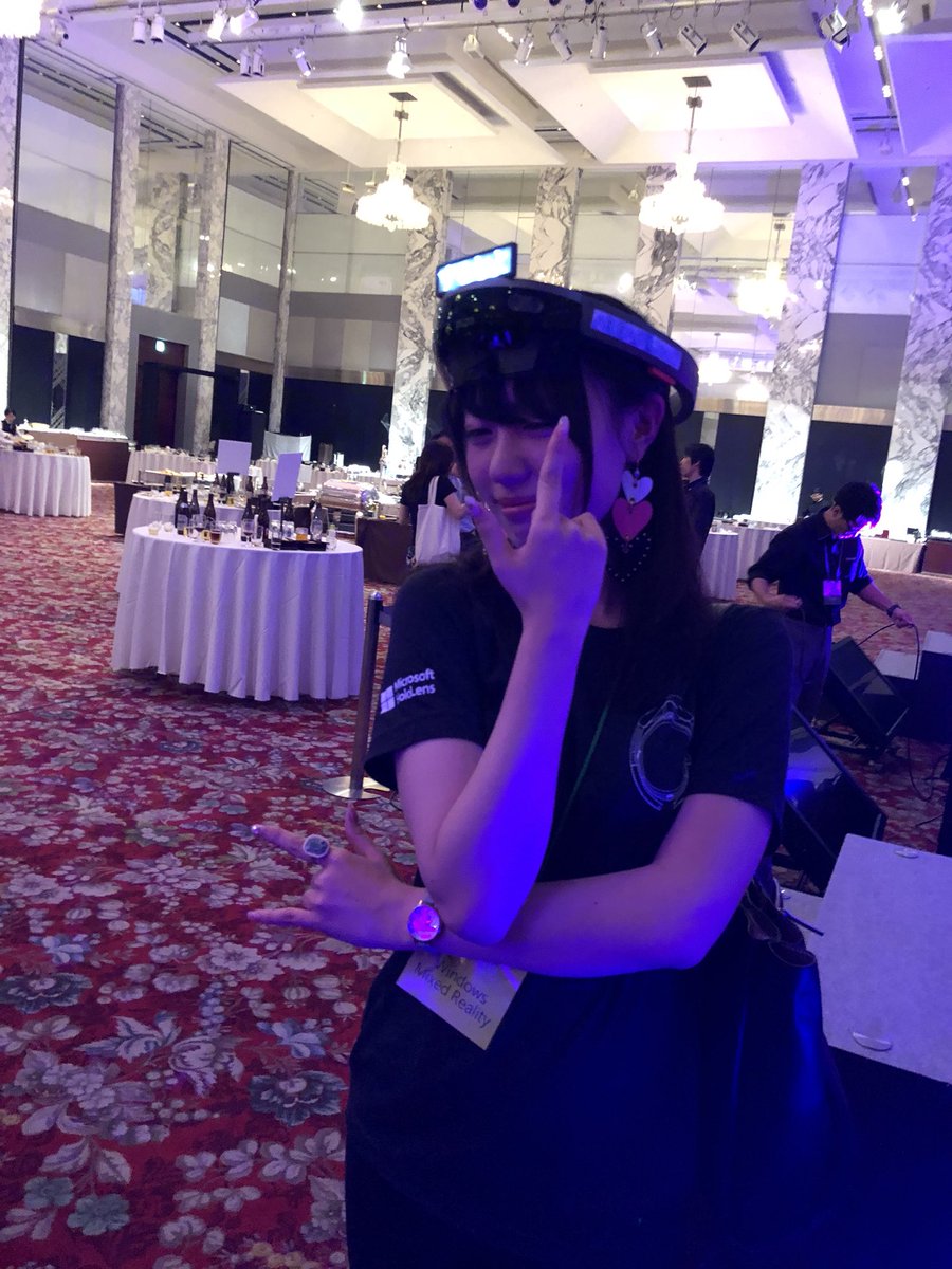 oku_mura's tweet image. @omeme_1231 最近ちまたで話題のはいえろ氏も、何かに取り憑かれたようなクオリティ（加工一切なし）
#decode2018 #HoloLens