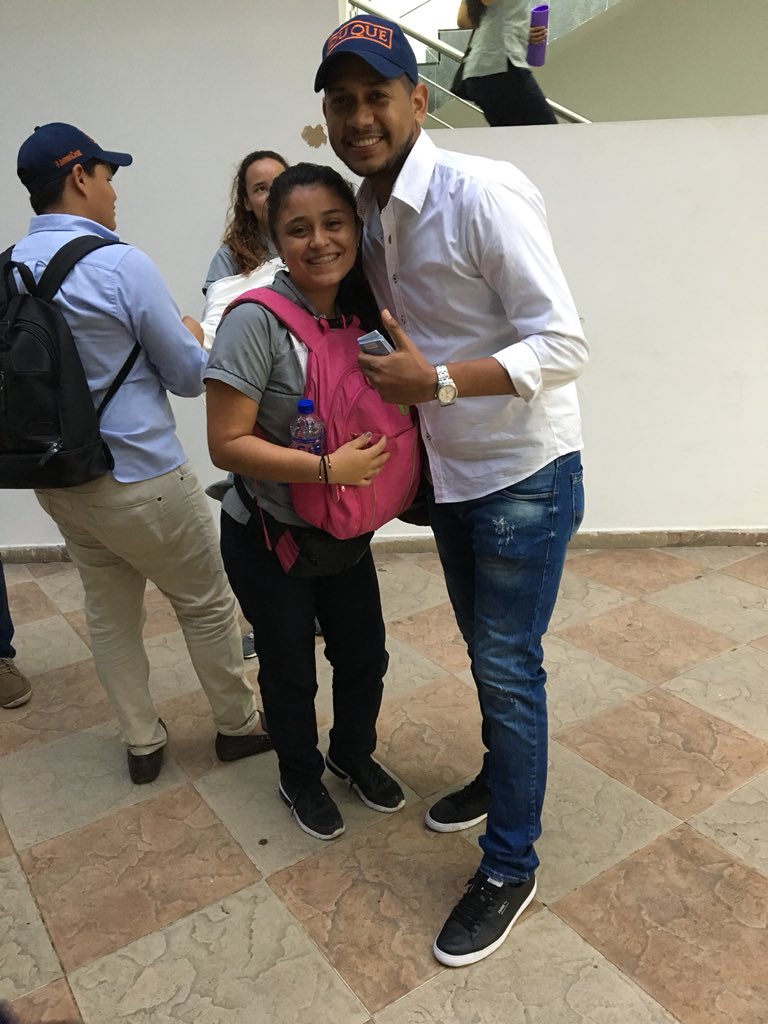 andres0690's tweet photo. Hoy nos tomamos #UDES socializando el programa @IvanDuque #MirRenace #EsElQueEs @MirCesar_ https://t.co/asIv6rNZUE