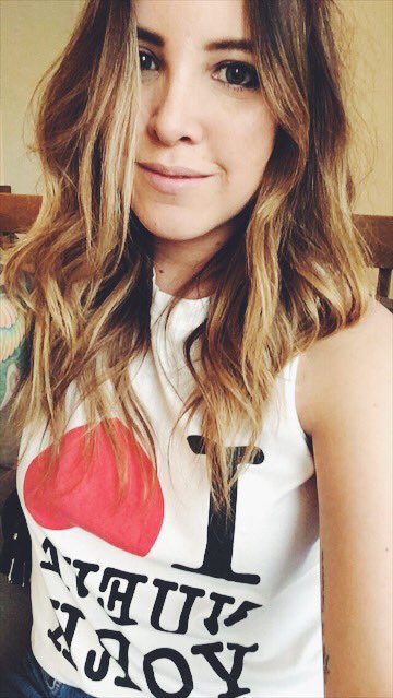 MarieClaudeC's tweet image. Today I got this beautiful tee from @SophiaBush closet! It means a lot for me ❤️ Thank you @CorriMcFadden @shopedropoff #SophiaBushXEDO #InsideEDO