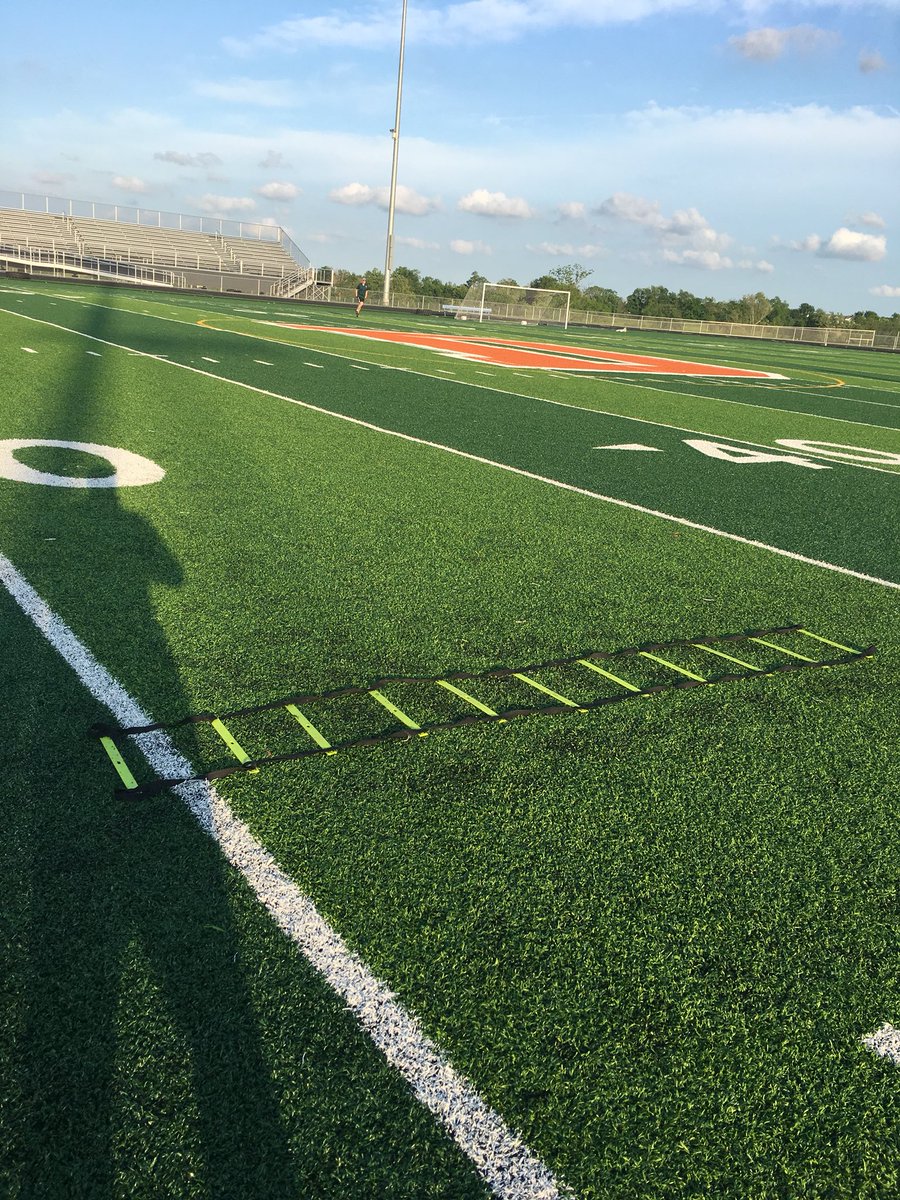Ryan54Frazier's tweet photo. Great day to Grind and get better #winningisnoteasy #AllGasNoBrakes https://t.co/OQNRbYAJJM