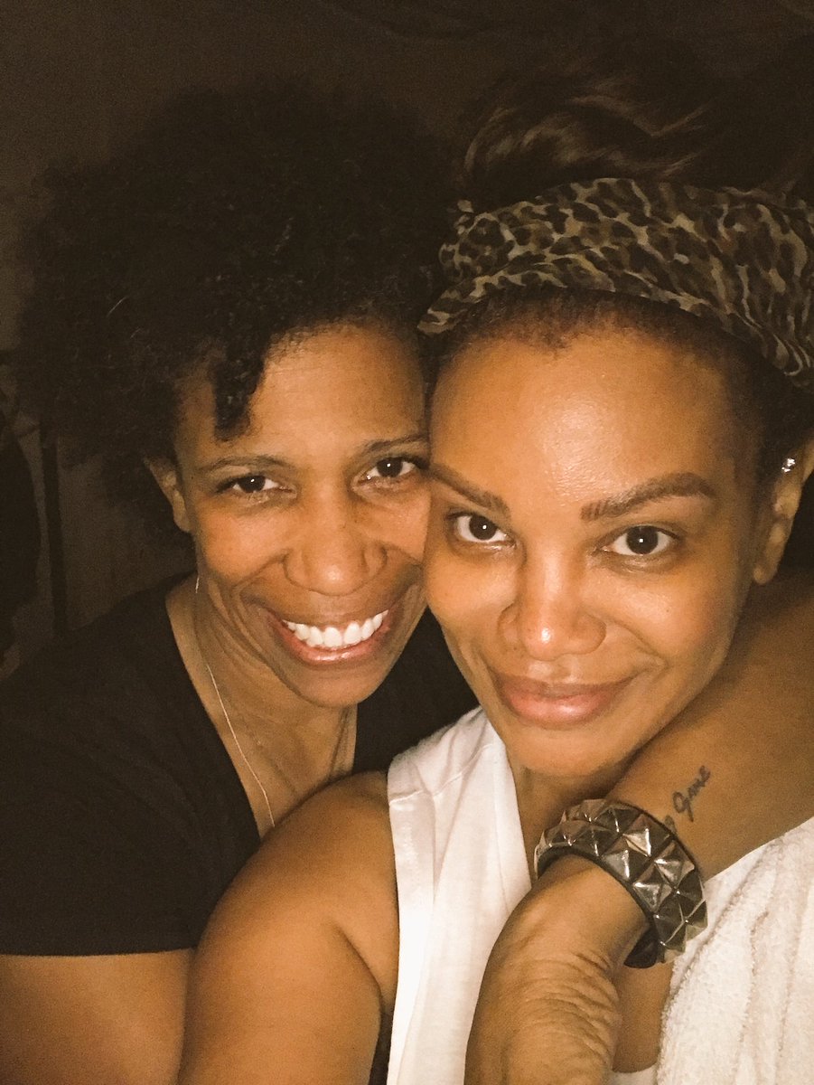 Traci Melchor tweet media