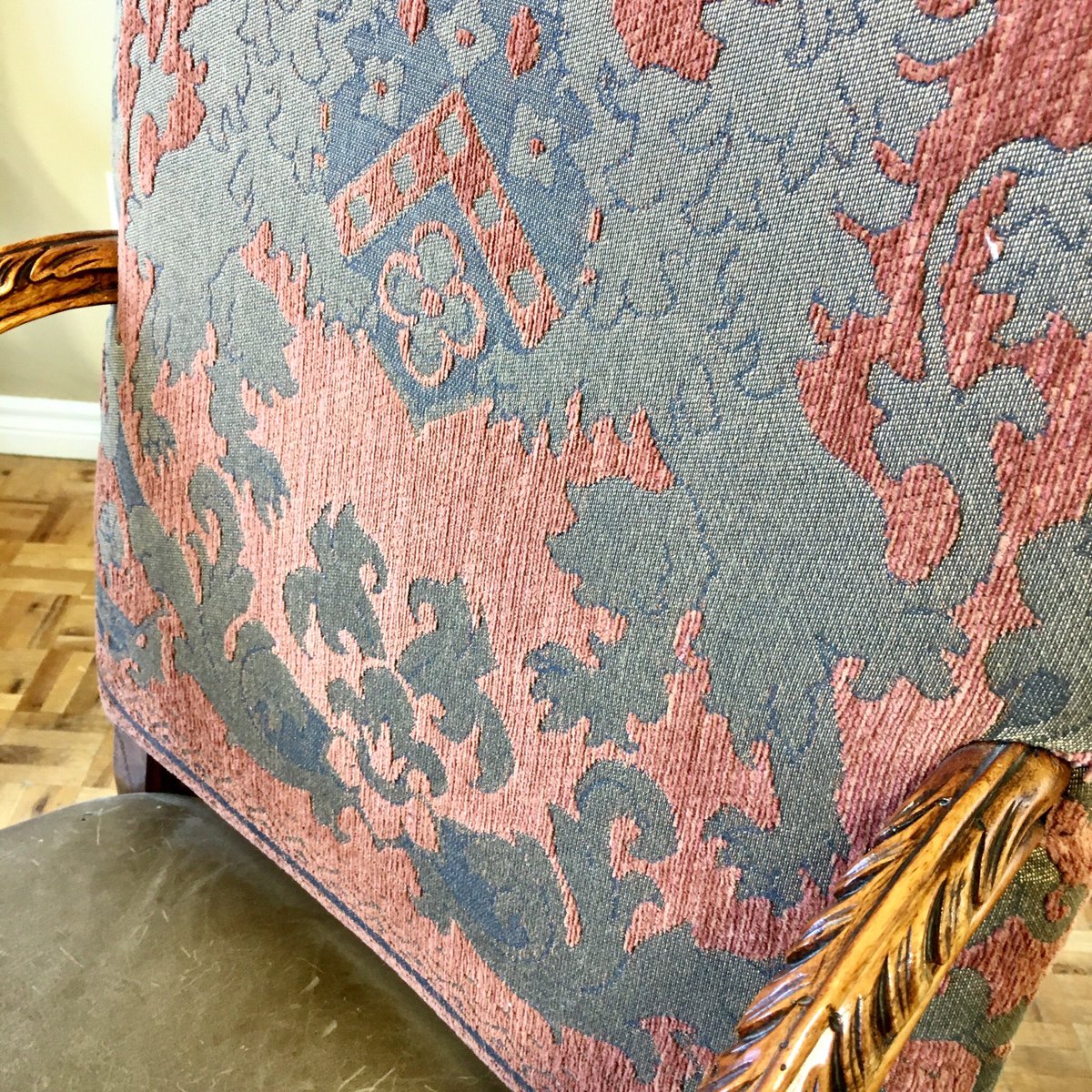 OfThingsPast's tweet photo. Stately #diningchairs | #loveconsignment https://t.co/Wp1Z8PTmO4