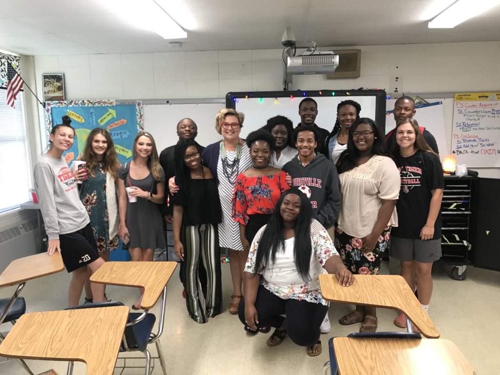 RyalsNbct's tweet photo. Great year with these @LMSDSchools Dual Credit Comp I and II Seniors. #GBG https://t.co/PpFYynLfjm