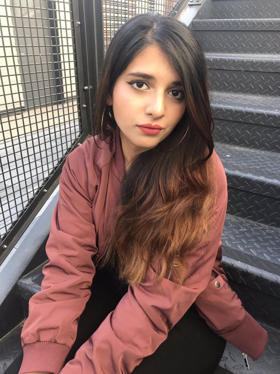 saraabilall's tweet photo. Not fine, But i'm brown sooo 💁🏽 #finebrownwomen ✨ https://t.co/qUueGMJAZq