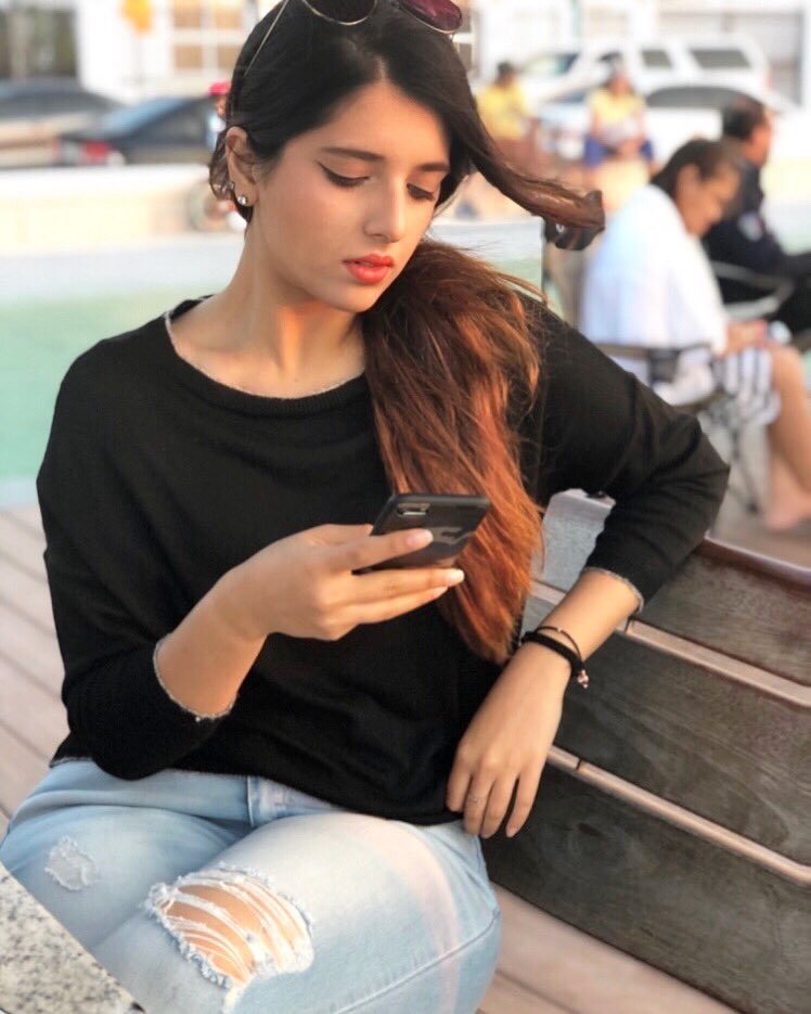 saraabilall's tweet photo. Not fine, But i'm brown sooo 💁🏽 #finebrownwomen ✨ https://t.co/qUueGMJAZq