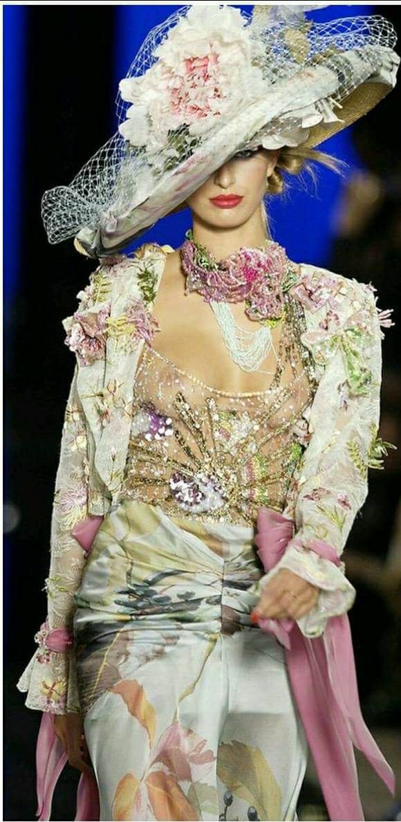 alexisdayagency's tweet photo. A formidable feminine expression of spring and panache … #cotour #designerfashion View The Contour of Luxury at https://t.co/cFnr5GeCZX; https://t.co/SUA6cBK8wk . FASHION . All rights and credits reserved to respective owners https://t.co/spx4zNvNo1
