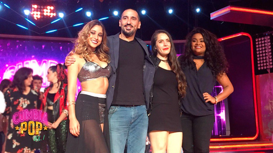loayza_ariana's tweet photo. #AméricaQueremosCP2 @mariocortijofco @AndresLunaBell1
@AndresLunaFCO  @Fsolarimusica @americatv_peru @AEspectaculos @CumbiaPOPTV @AragonValkiria @Christo_Moreno @CortijoMario @XimenaPalominoC https://t.co/CkwlP34Cia