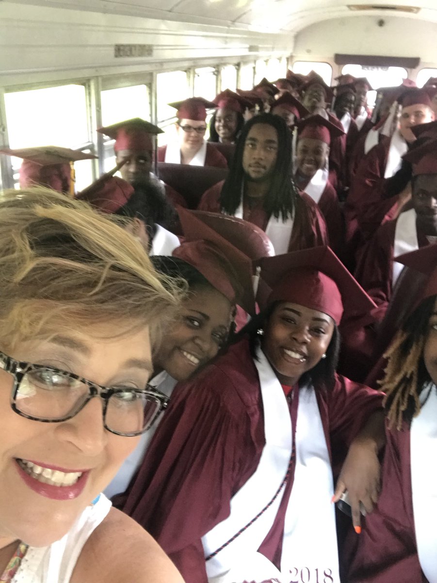 RyalsNbct's tweet photo. @LHS_Cats Senior Walk 2018 https://t.co/IQkrDGe0ak
