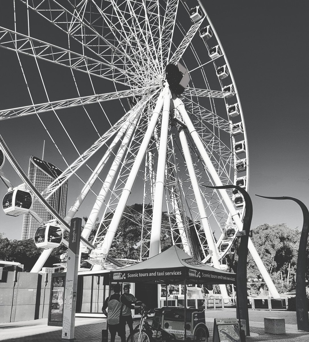 Ventrasee's tweet photo. Wheel of Brisbane in black and white ..
..
..
#brisbane #qld #travel #Australia #southbank #photography #ventrasee #city #travelqld #samsungnote8 #queensland #instashoot #travelblogger #nature #wanderlust #brisbanephotographic #adventure #world 🏝🗻🌍 #ventrasee https://t.co/EyUuKLhVNA
