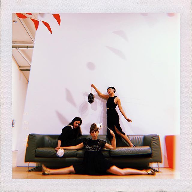 VAJIAJIA's tweet photo. 12:53 am still haven’t packed for Paris 🇫🇷#WhitneyStudioParty decisive moment: @sirsargent https://t.co/d04h61h2sI https://t.co/TzdMyRWXbH