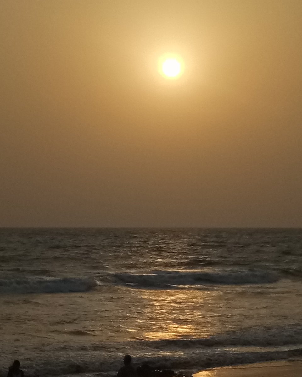 ashishjoshi79's tweet photo. Beautiful sunset of #Goa captured on my #oppof1plus #nofilter @oppomobileindia https://t.co/1n0nTYnWHQ