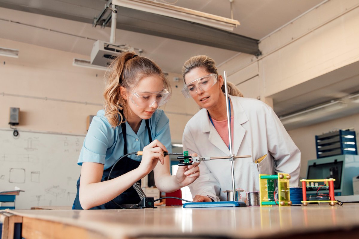 Delighted that the WA Government has provided $3.3 million to kick-start implementation of the State #STEM skills strategy. Problem solving, critical thinking and digital skills are relevant to all future jobs and we must make sure no one gets left behind. <a href="/Davekellymp/">Dave Kelly</a> @wagovnews