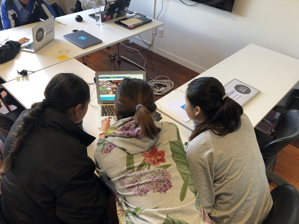 RuthJamesNZ's tweet photo. #shadowtechday at @Xero #Auckland teach students to code #womenintech #Twnz18 https://t.co/bWi5Up1JfS