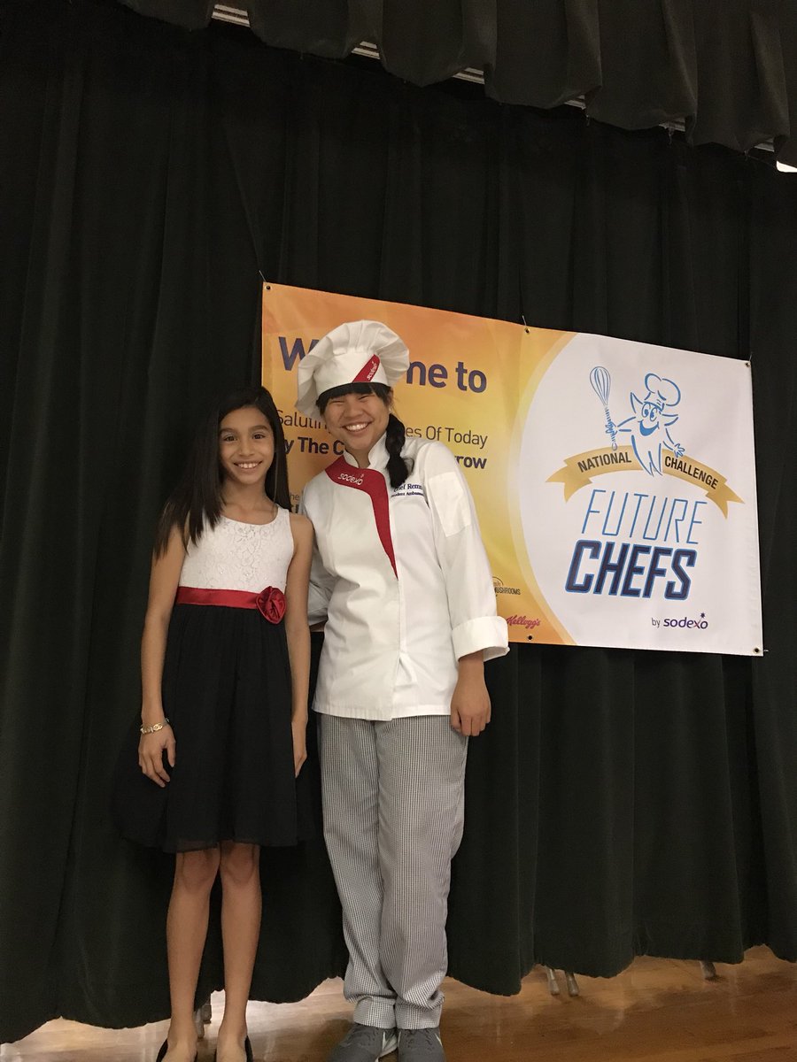 CookTimeRemmi's tweet image. Today was such an awesome day because I got to celebrate Julissa, a fellow Okie, on winning the NATIONAL Sodexo Future Chefs competition! Beyond proud! #RemmiCooks #SDXFutureChefs