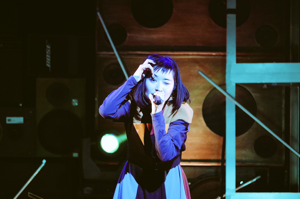 YDiE_BiSH_WACK's tweet photo. このリンリン、モニタの撮っただけなんだけど絵画みたいになっててかっこいいし味出てる。マイランのこのシーンほんとすこ☺️
#BiSH横アリ 
#bishpil 
#リンリン https://t.co/CWoWkZpmfp