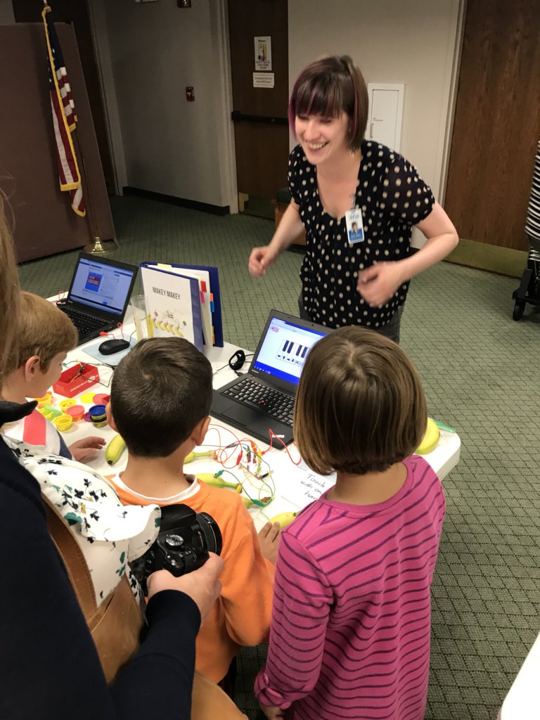 GMSS304Library's tweet photo. Awesome things happening for our N/S middle schoolers at #GenevaPublicLibrary tonight! #WiredCrew #Geneva304 https://t.co/UQ8OSsvANj