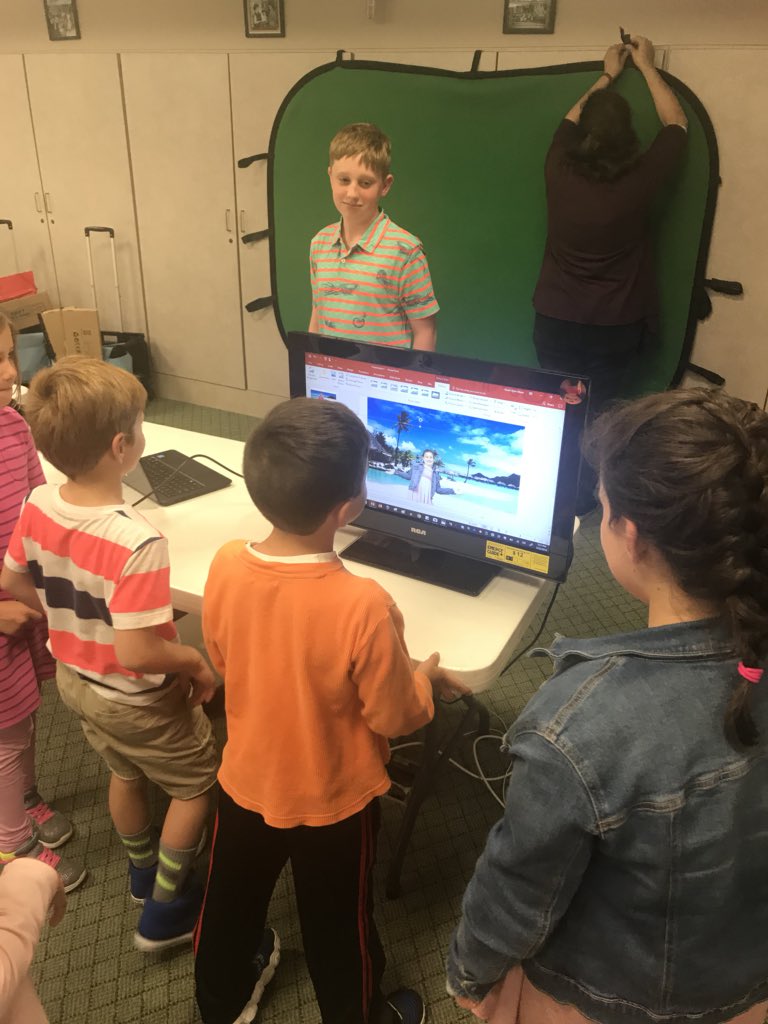 GMSS304Library's tweet photo. Awesome things happening for our N/S middle schoolers at #GenevaPublicLibrary tonight! #WiredCrew #Geneva304 https://t.co/UQ8OSsvANj