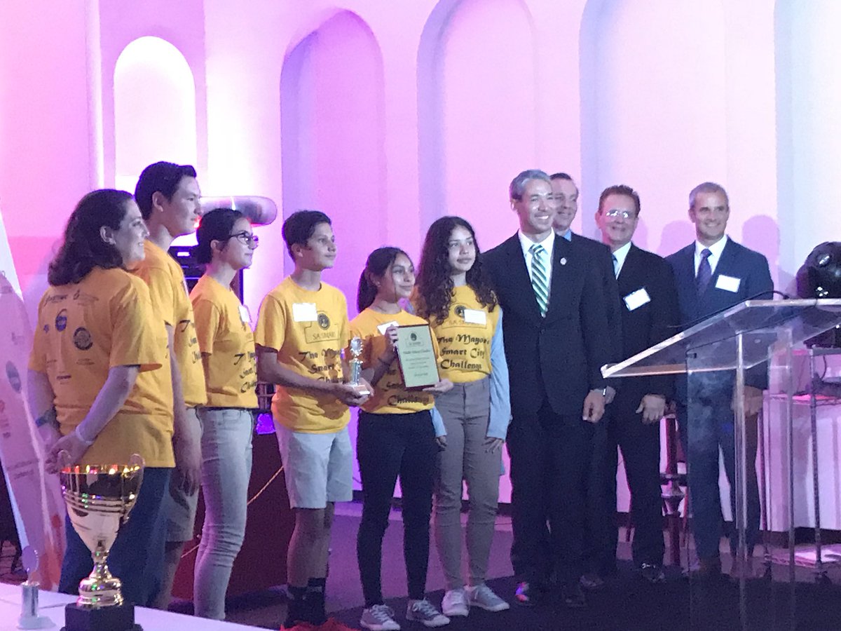 So proud to see Hawthorne Academy’s 8th Graders take 3rd place in the Mayor’s K-12 Smart City Challenge.  These students are our next generation of leaders, visionaries, and problem solvers! @SAISD @SASmartChallenge