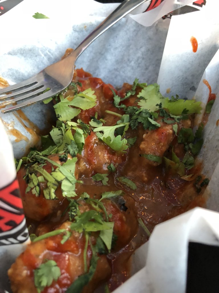 YoMelsey's tweet photo. My friend wanted them extra extra wet now she can’t breathe bc it’s so spicy. 😂😂 #WingDaddys https://t.co/4eUYS0N2WN