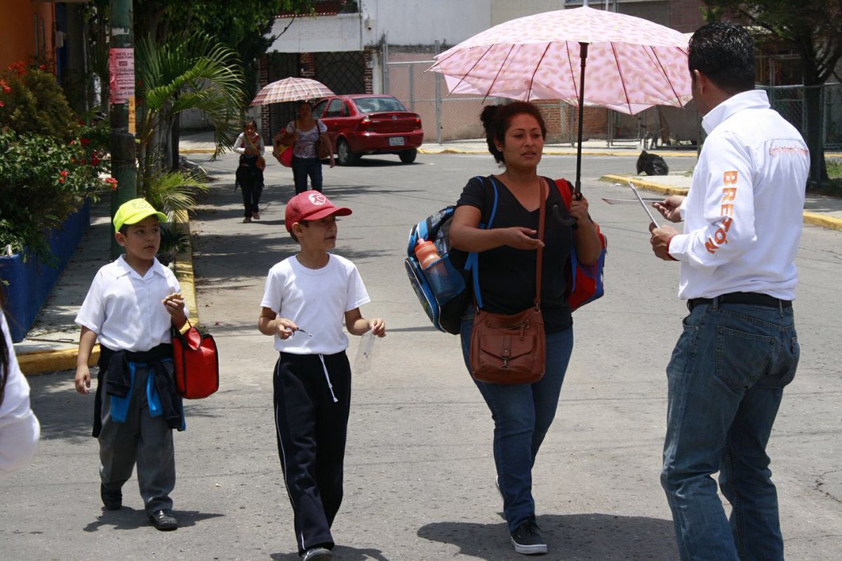 FelipeBretonT's tweet photo. Nuestros hijos son la mejor razón para transformar nuestro entorno. 
Es por ellos que trabajaré sin descanso hasta que #Cuautlancingo sea un lugar digno, seguro y de bienestar para todos. https://t.co/3BE0vsprUb
