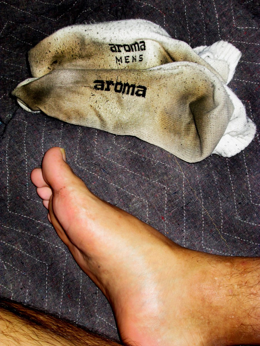 ToroAztecaDom's tweet photo. de seguro se mueren por darles un llegue
#cashdom #fratgod #alpha #malefeet  #alpha #alphamale #alphamaster #socks #sockfetish #socksfetish #dirtysocks #sweatysocks #footslave #footsub #footworship #sneaker #malefeet #sneakers #foothumiliation #malefeet #dirtysocks #footmaster https://t.co/EHAm0vKZhU