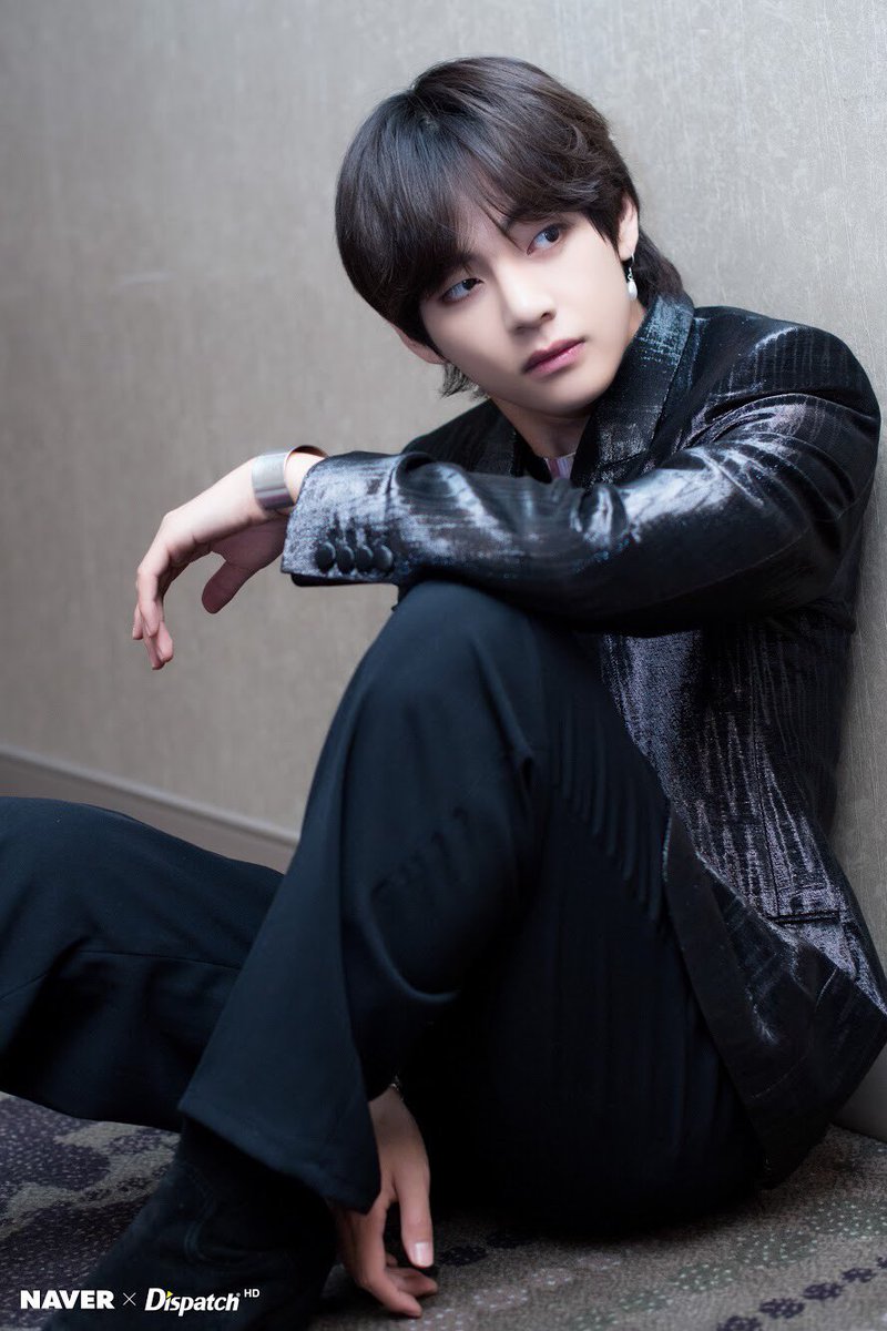 taehyungpic's tweet photo. [ NAVER DISPATCH ] #뷔 ➃

#FAKE_LOVE 
#taehyung #태형 #BTS https://t.co/2qXiMPv3mx