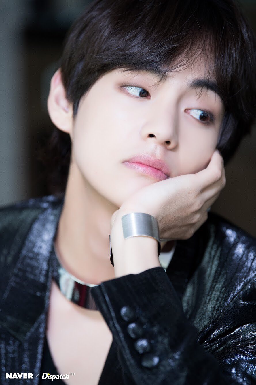 LAYOVER IS COMING 🎶 on X: Naver Dispatch x #TAEHYUNG Classy expensive and  pretty Taetae in his LV beret ♡ #BTSV #LouisVuitton   / X