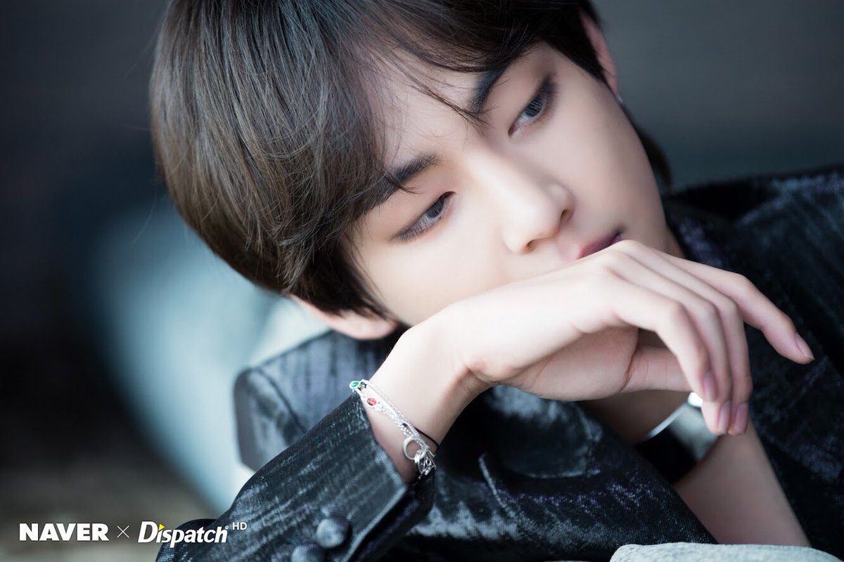 taehyungpic's tweet photo. [ NAVER DISPATCH ] #뷔 ➃

#FAKE_LOVE 
#taehyung #태형 #BTS https://t.co/2qXiMPv3mx