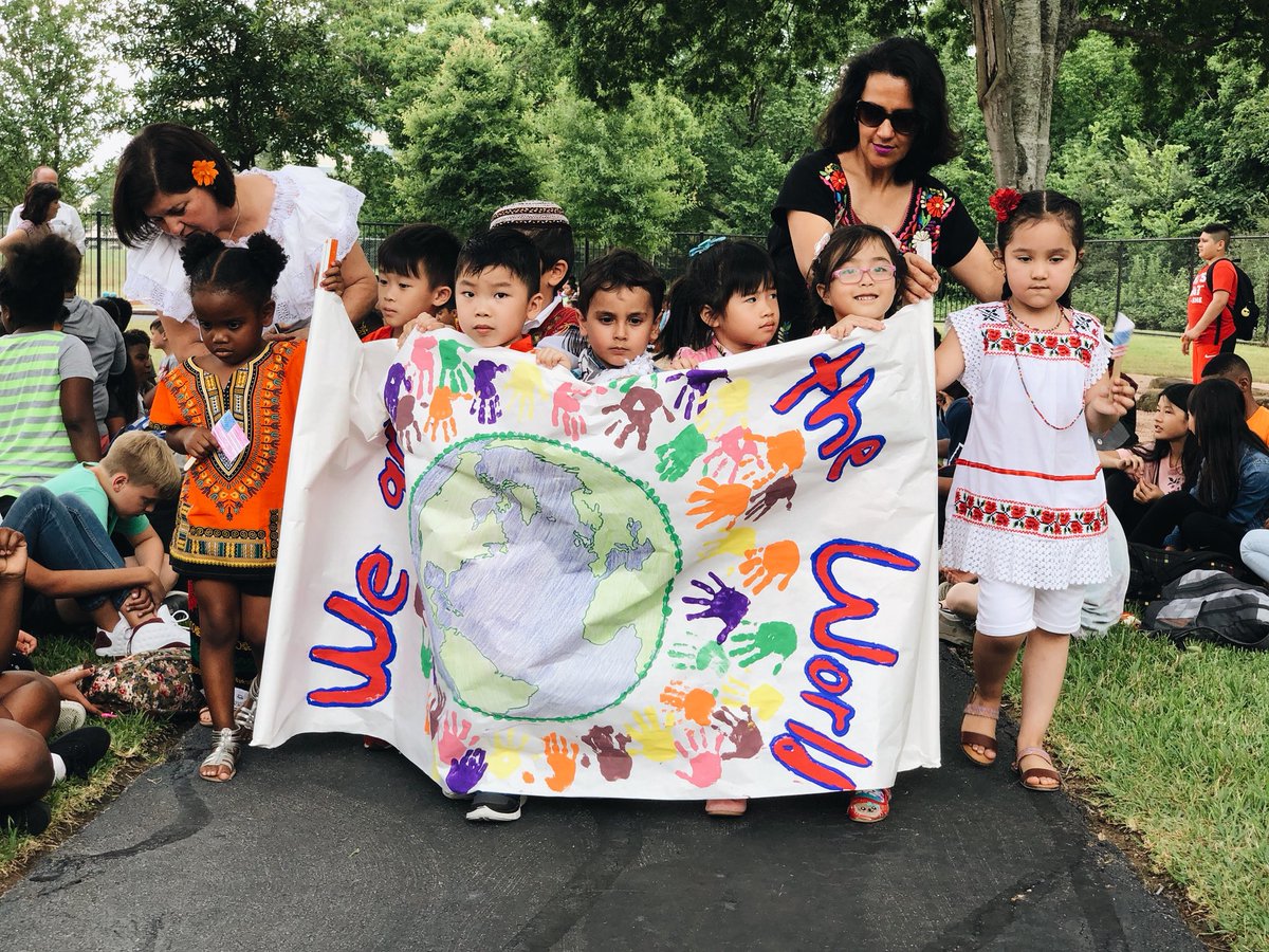 Mr_Cu3vas's tweet photo. Doing #studentappreciationweek right by having our annual #multiculturalparade! Love how @WillbernES is a melting pot of our 🌎. @ConnyeRoberson @CyFairJoel #whaledit https://t.co/51ywA7KjZG