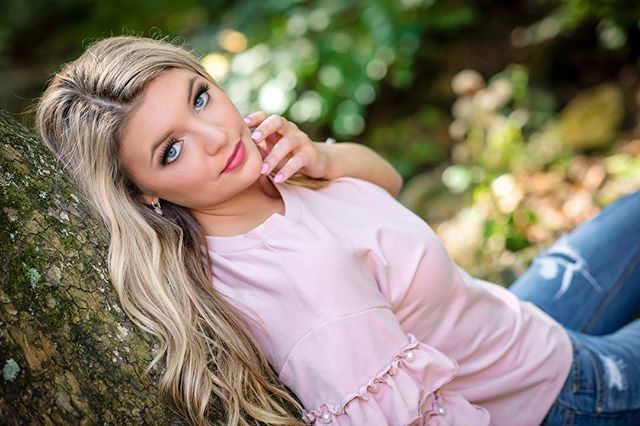 studioz_photo's tweet photo. Sharing one tonight for @gadomskizoee !! Love this girl and loved her session! You’re beautiful inside &amp; out Zoe!! 💖🌿💖 Makeup: @kosmobykelsey_  #studiozphotos #studiozseniors  #senior #seniorphotographer #beautiful #blueeyes #style #portrait #seniorm… https://t.co/zo2FQRuPAb https://t.co/1NsZlCFtbM