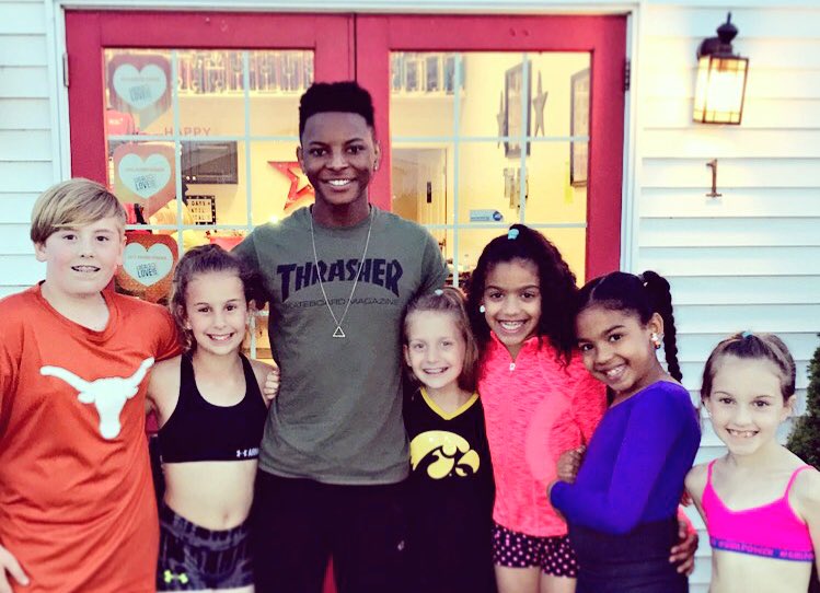 TinasDanceStd's tweet photo. Our kids are โstar struckโ again tonight! We are so excited to have @alyxrushmusic visiting us, he is always a good sport when his fans want pics! โค๏ธ #tdsfamily #tdsalumni https://t.co/d8g7G5b3Mb
