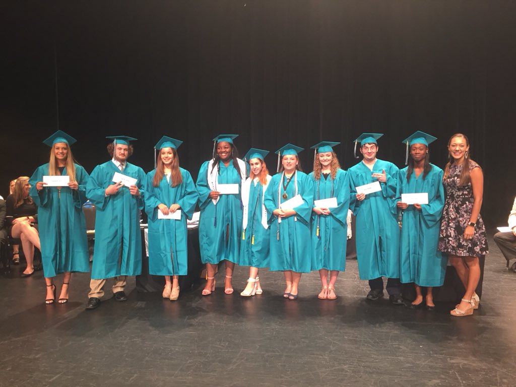 Honored to award 10 excellent seniors with scholarships tonight from the Senior Class Board. Congratulations class of 2018!
