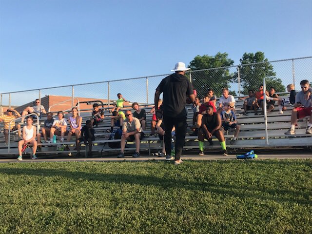 CableDre's tweet photo. Coaching. Investing. Spreading the gospel. #Itsamust! #TuesdayFunday #inmymode https://t.co/cT2GTG630v