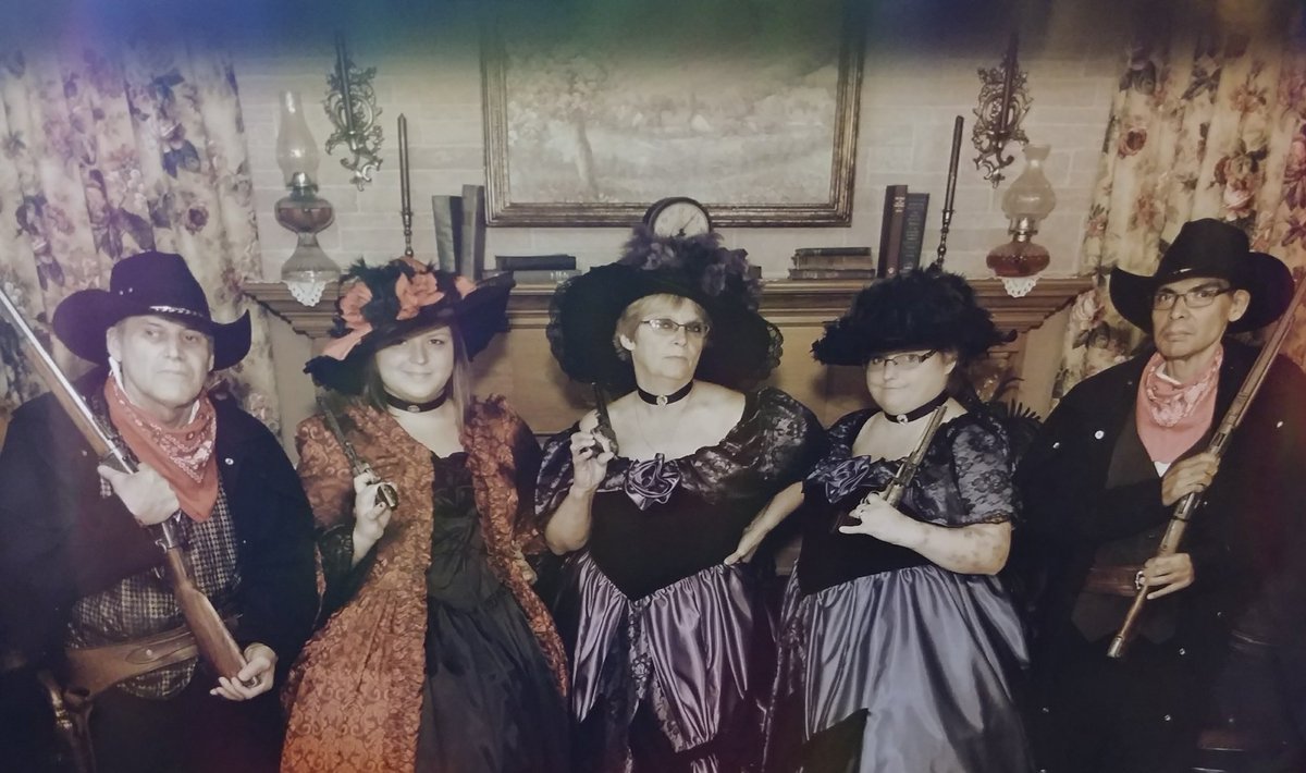 CCRIMercedes's tweet photo. Don't mess with us. Good thing we know our Beach Boys songs. We won free vouchers for an Old Time Photo during the concert!! #Branson2018 #CCRITrips https://t.co/c2PgiI7gNX
