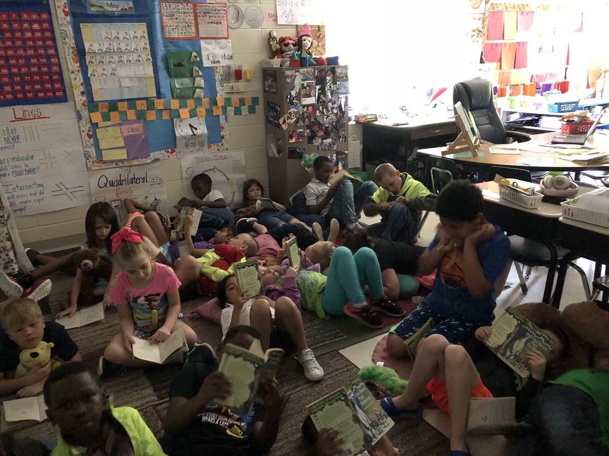 Angelarigsby's tweet photo. Polar Bears Past Bedtime in the dark complete with pillows, blankets and stuffed animals 😊#theylovedit #TerrificTuesday #KidsDeserveIt #anybodyknowhereicanbuycheapflashlights? @A5WHES https://t.co/P7y1yWR7pb