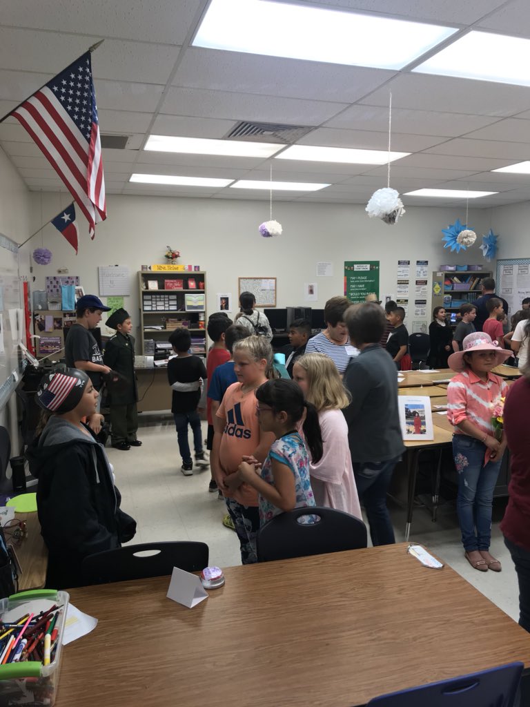 FES_Buffs's tweet photo. 4th graders did a great job with their famous Texans Wax Museum! #FES2017 https://t.co/5tUmTNthIt