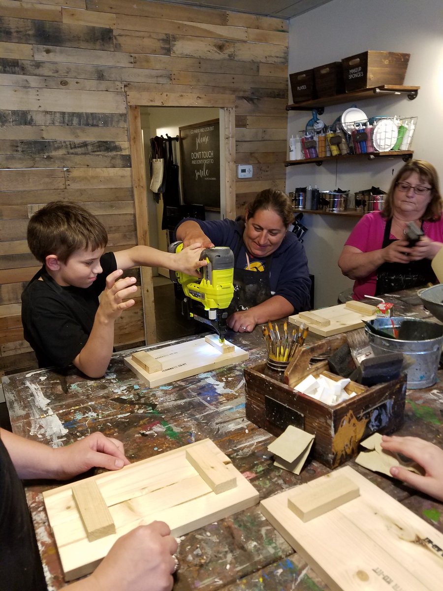 VCAssociation's tweet image. Thanks @bflocollective1 for a fun family field trip! Our Striving For Excellence families had a great time and everyone's homemade signs turned out great!