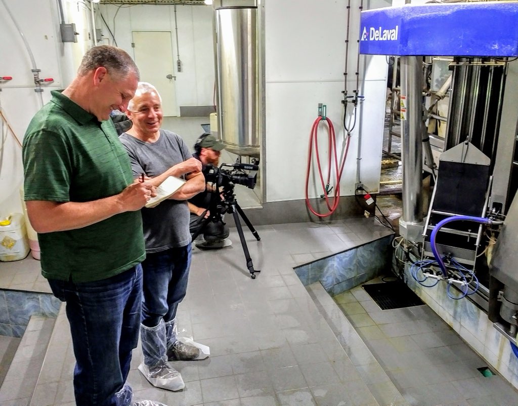 Teresa3c's tweet photo. #BehindTheScenes at Skyline Dairy #Manitoba w/  @davidhwiens &amp; @petertubbs shooting a segment on #Canadian #dairy and #supplymanagement for @IowaPublicTV Market to Market program. https://t.co/wrqWCfbt2Q