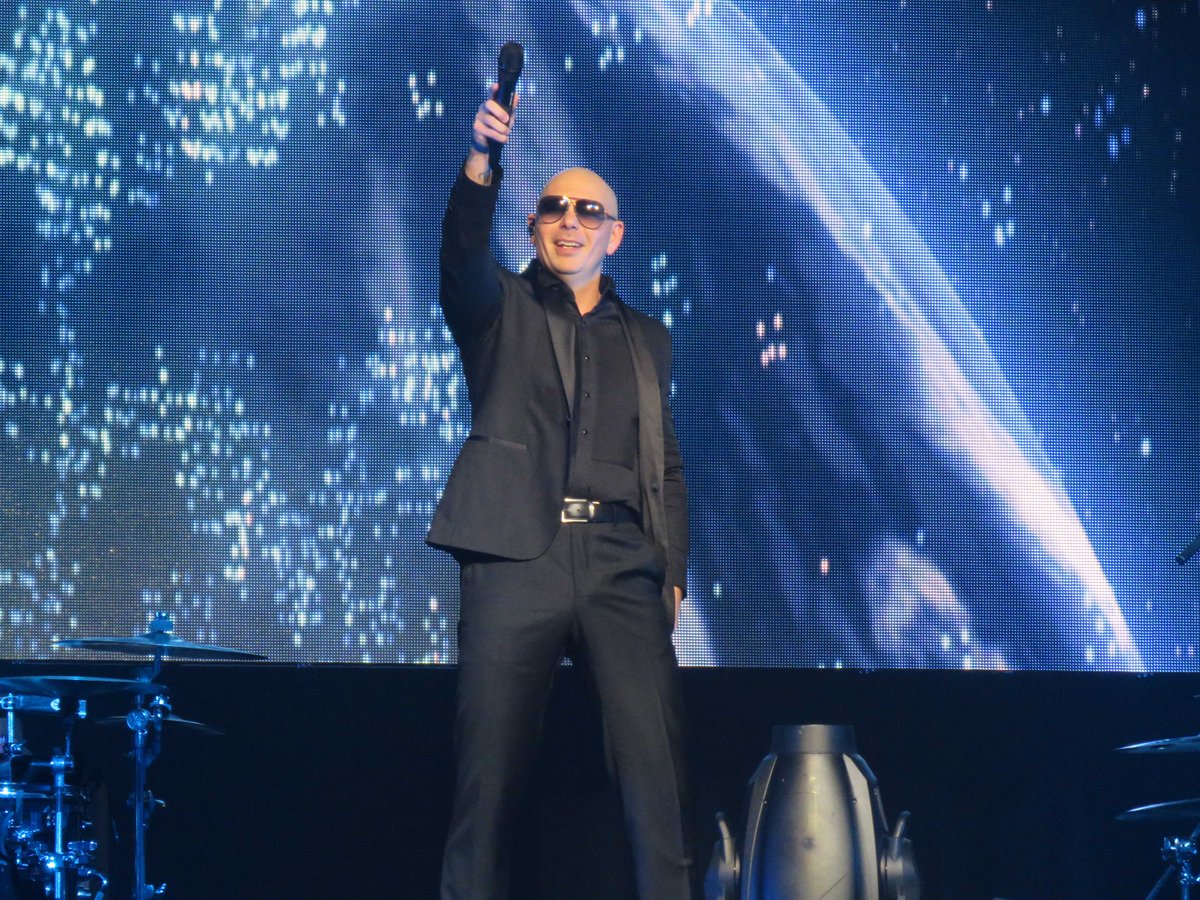 fallsviewcasino's tweet photo. What a night with @pitbull! We had so much fun with Mr. Worldwide tonight and can't wait to have him back on stage tomorrow night! #fallsviewcasino https://t.co/VaLGr3N3Ez