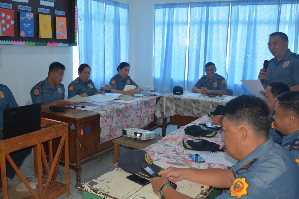 rclo_13's tweet photo. 5-22-2018 RCLO13 Command Conference @CrimeLaboratory https://t.co/PYyHsjqmNv