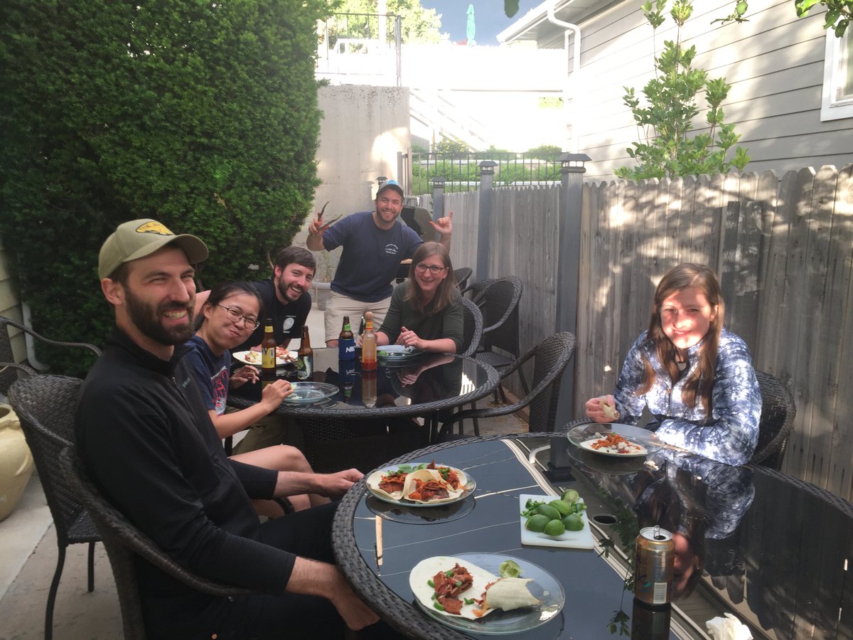 WylieWalker's tweet image. Post #ACE2018 cookout with the #CoREstrong group! @ThomasM_geo  with the cookin! 🤙 @thepuppenstein @fluvialstrat