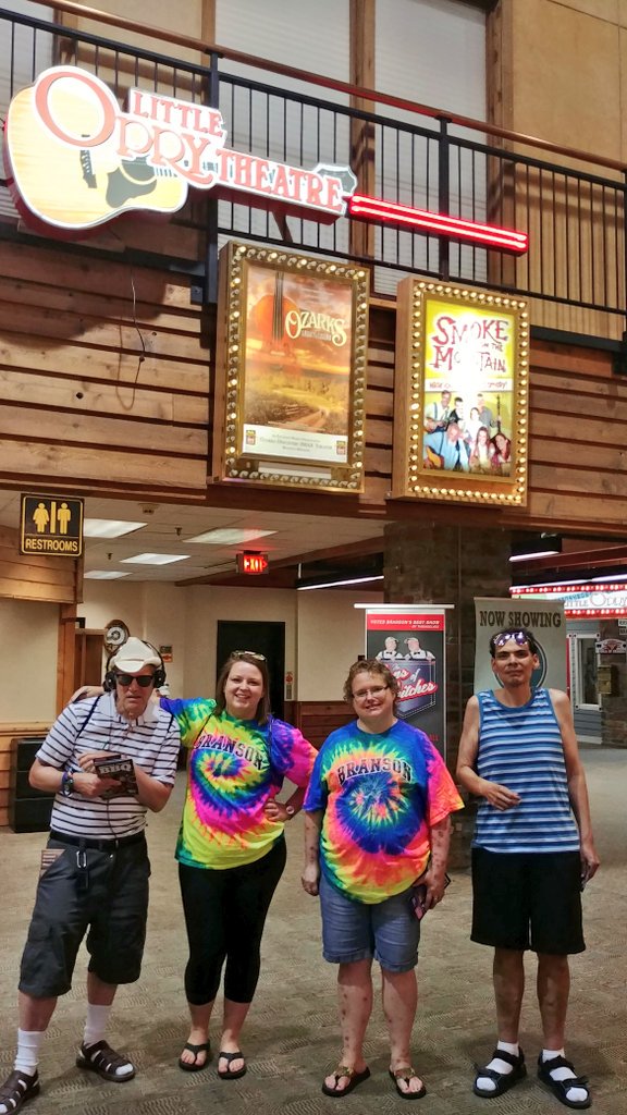 CCRIMercedes's tweet photo. Went to the Little Opry Theatre to see our last show of the trip, George Straight tribute. 🎶😀 #Branson2018 #CCRITrips https://t.co/fiBsaa2WaL
