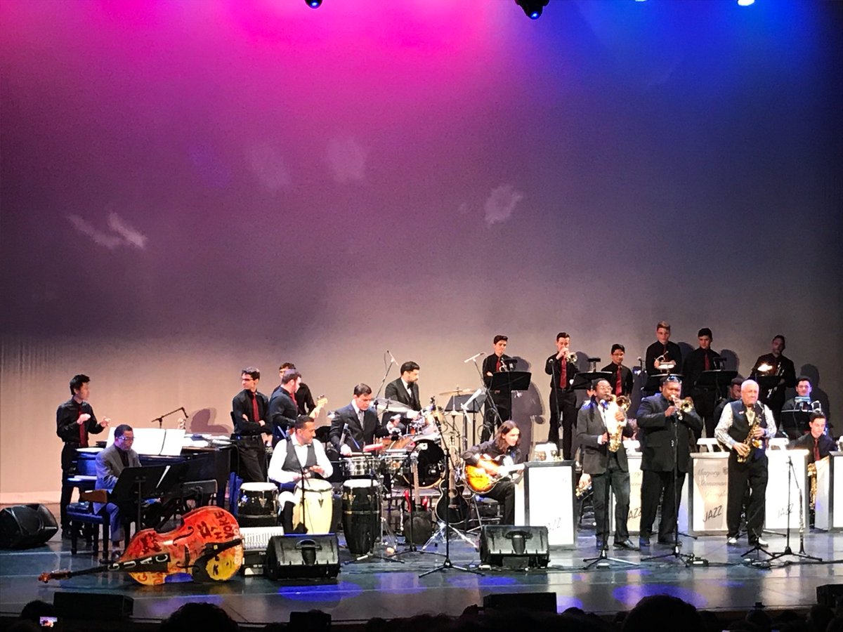 fsutoby's tweet photo. Tremendous jam session to close the amazing #WhatWePlayIsLife show at @cstheater! @HerbieHancock @WycliffeGordon and @PaquitoDRivera were amazing as was @pianoplayerken and the Stoneman Douglas Jazz Band. #JazzStrong #MSDStrong 🎹 🎷 ❤️ https://t.co/cuT23GiZEa