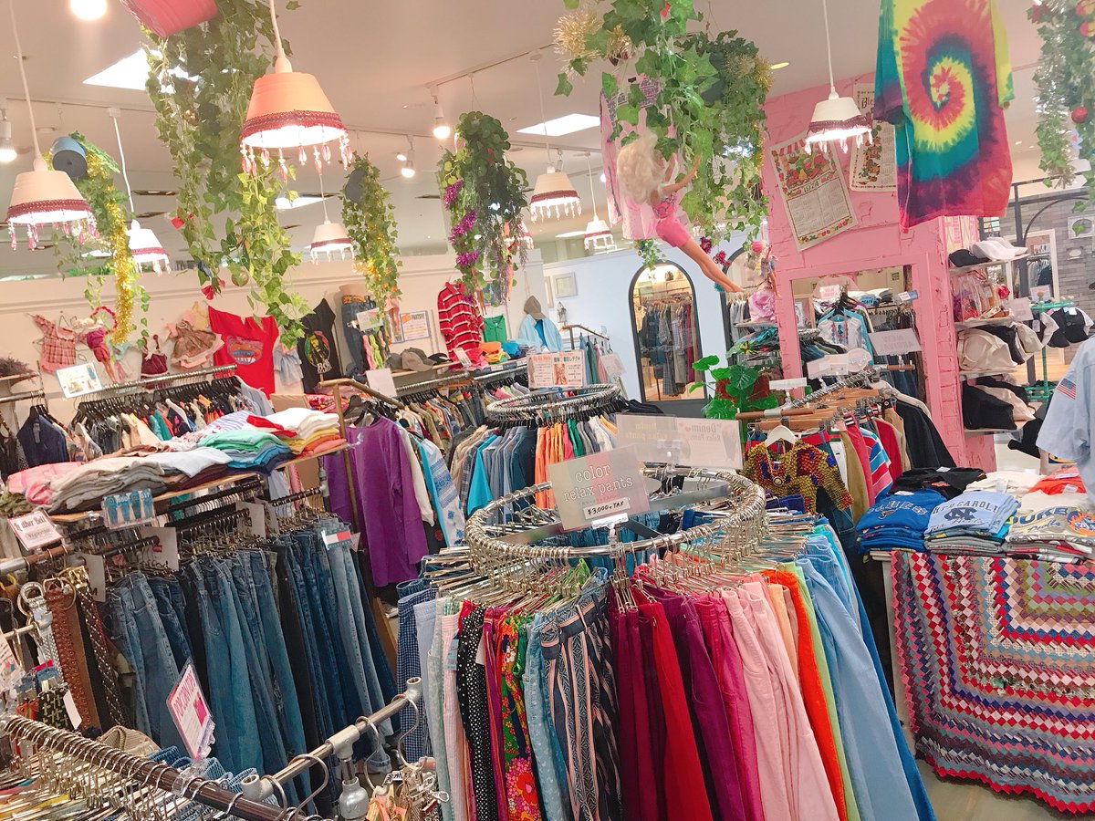 京都 古着屋 パナマボーイ京都店 Panamaboy Open 本日はあいにくの雨 ですが 変わらずパナマボーイ京都店open 平日はゆっくり店内を見れるので とってもオススメなんですよ 河原町へお越しの際は河原町opa 6階のパナマボーイへぜひ 京都 古着屋 パナマボーイ京都店 Panamaboy Open 本日はあいにくの雨 ですが 変わらずパナマボーイ京都店open 平日はゆっくり店内を見れるので とってもオススメなんですよ 河原町へお越しの際は河原町opa 6階のパナマボーイへぜひ