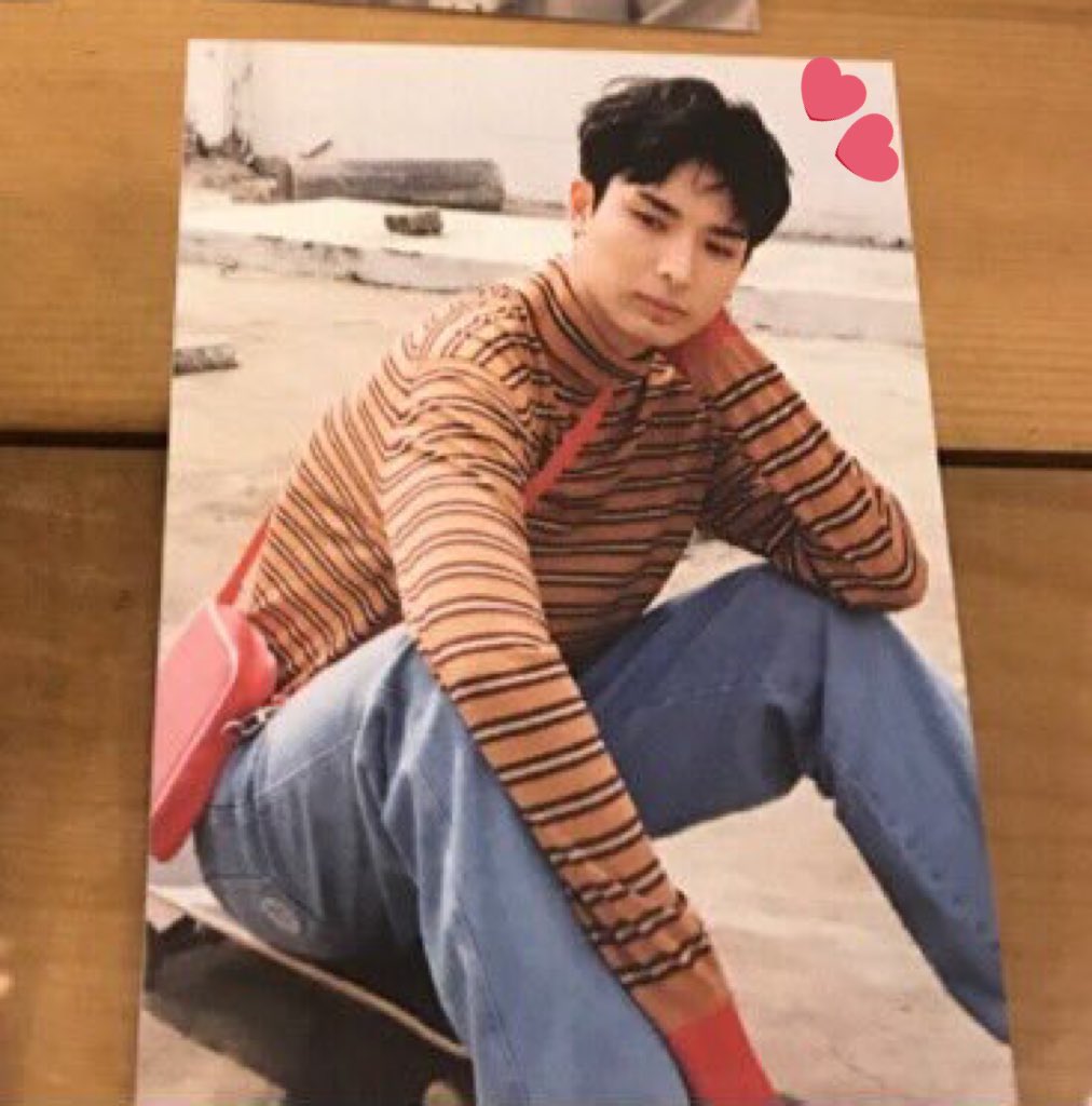 newkidskontinue's tweet photo. Pentagon’s Demo_01 Album (Trade)
• @pctradeusa @PTG_Trade 

Have: Yanan PC
Want: Yuto (see pic), maybe E’Dawn (see pic) or Kino (maybe haha)
Location: USA
WW?: preferably within the U.S.

-willing/open to buy the pc 
if you’re selling- https://t.co/8uV29MJy8r