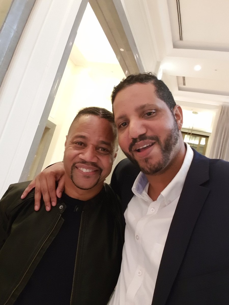 DarrynvBassa's tweet photo. Hanging out with  @CubaGooding8. Show me the money https://t.co/tHS6XNZGbT