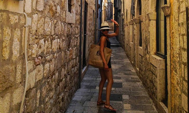 DubrovnikTimes's tweet photo. Meghan Markle loves Croatian food and folklore dancing
https://t.co/NQxVMoZbGi #travel #croatia #meghan #princeharry https://t.co/bCF3se51ZE