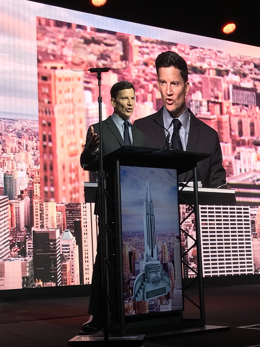 Licensing_Intl's tweet photo. Welcome, @Hasbro Chairman and CEO Brian Goldner to the Licensing Hall of Fame! #limalicensing #Licensing18 https://t.co/1IkByDSKAn
