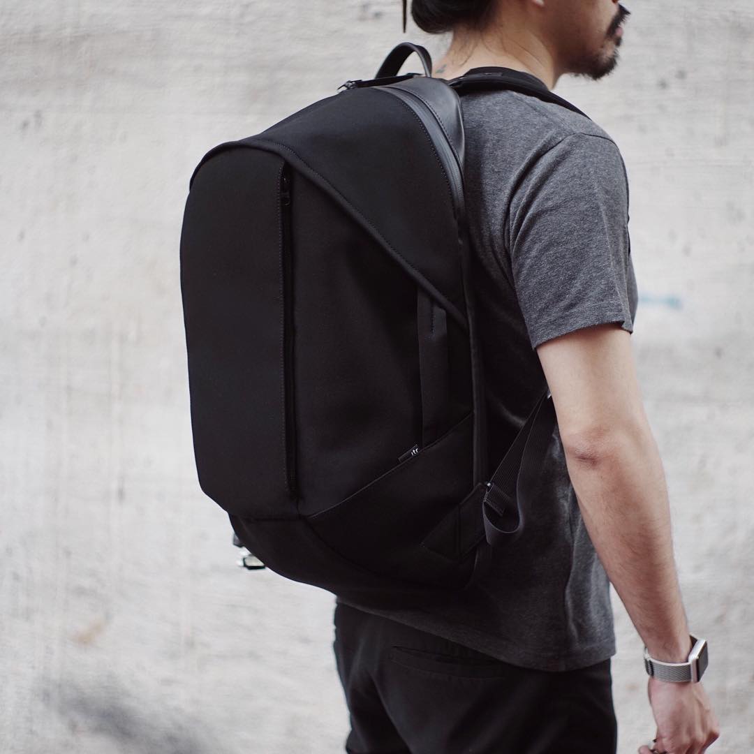 _Itr_studio's tweet photo. Make our #kickstartercampaign come true by #pledging us! 
With the #Advanced #ModularSystem that can uniquely adapt for every aspect of your life, you can switch it to your #camerabag, #work &amp; #gym pack, #suitcarry bag, #travel pack or use it as a tech-backpack. https://t.co/0f98Zbkwdw