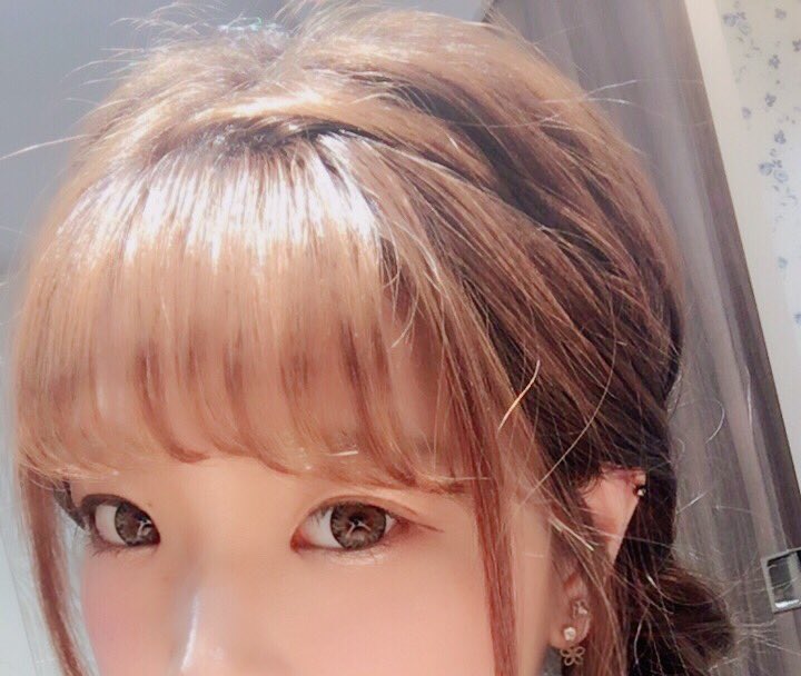 Rico Sur Twitter 自分で出来るヘアアレンジ パーティーアレンジではなくカジュアルアレンジ 普通の日にする普通の可愛い髪型 Ricoレシピ くるりんぱを2回やってツインテール 重めの前髪をシースルーバングにするには上だけピンで留める ヘアアレンジ